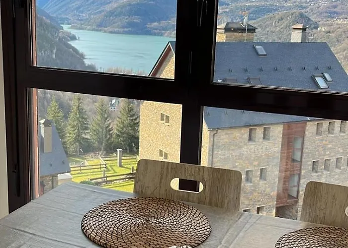 Atico En El Pirineo Aragones Lägenhet